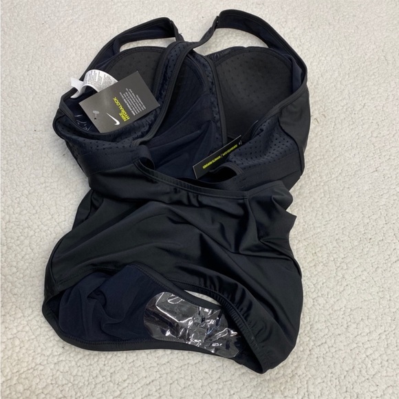 Nike Hydralock Racer Back One
Piece Swimsuit Sz XL - Picture 6 of 12